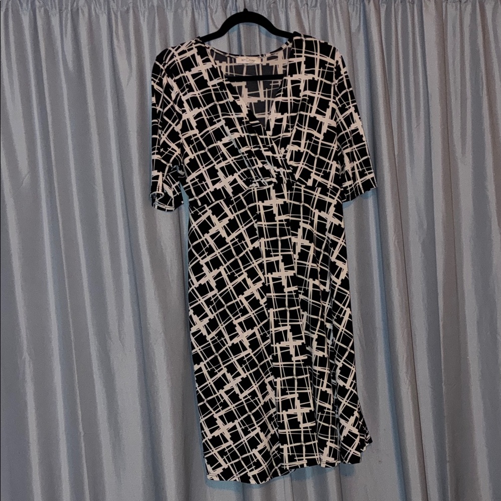 Maternity Chic Black and White Geometric Dress